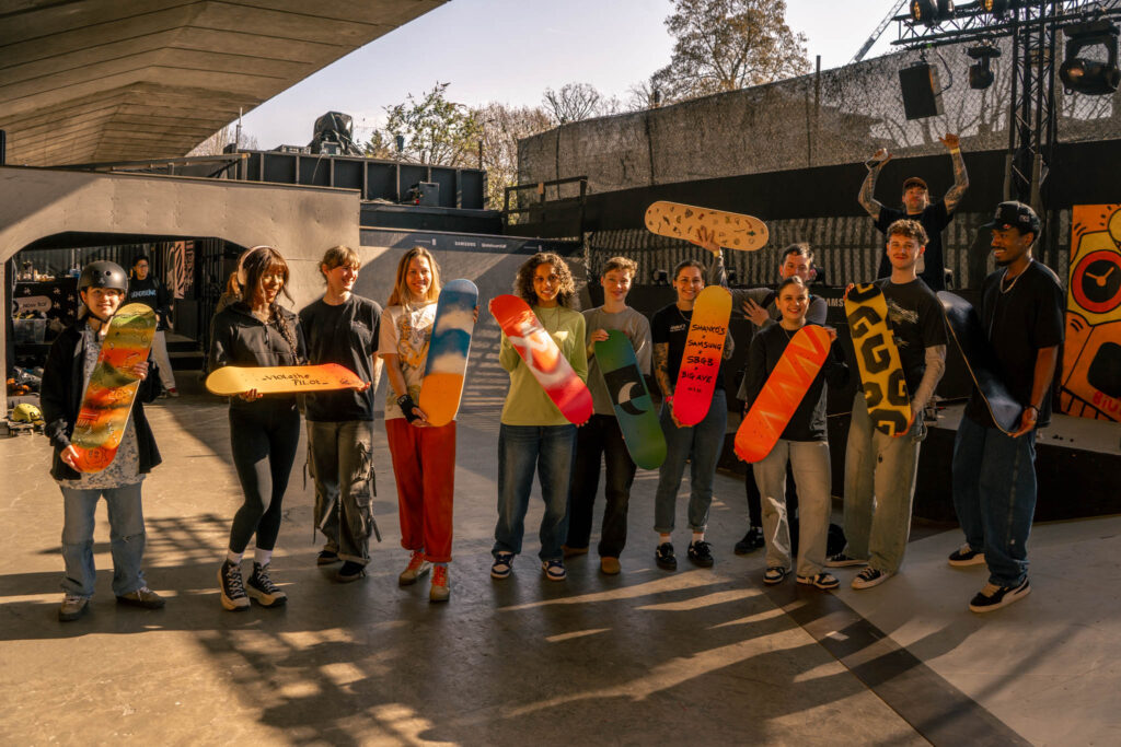 Samsung 25 Ultra x Skateboard GB